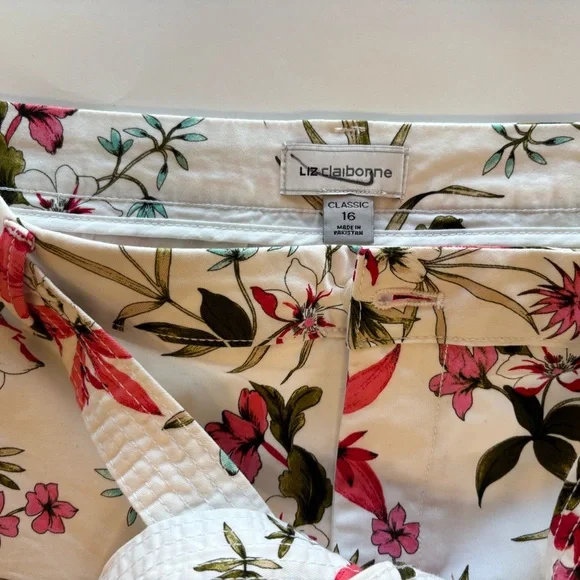 Liz Claiborne Floral Women's Shorts - White and Pink - Picture 3 of 4